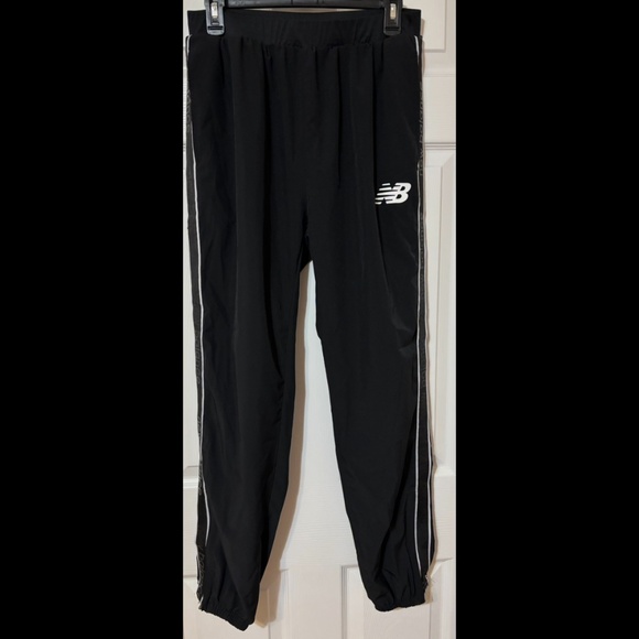 EUC New Balance Joggers - Picture 1 of 4